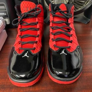 Nike Max Aurora off court sneakers  10.5